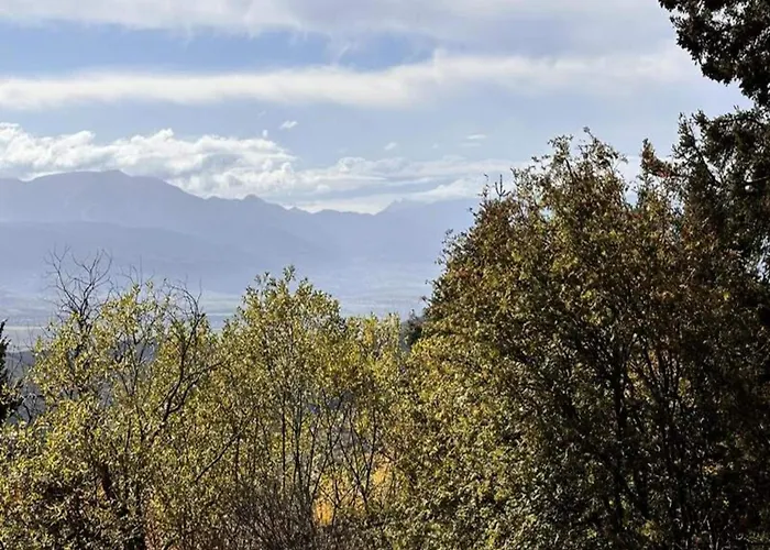 Emberger, Prázdninový dům