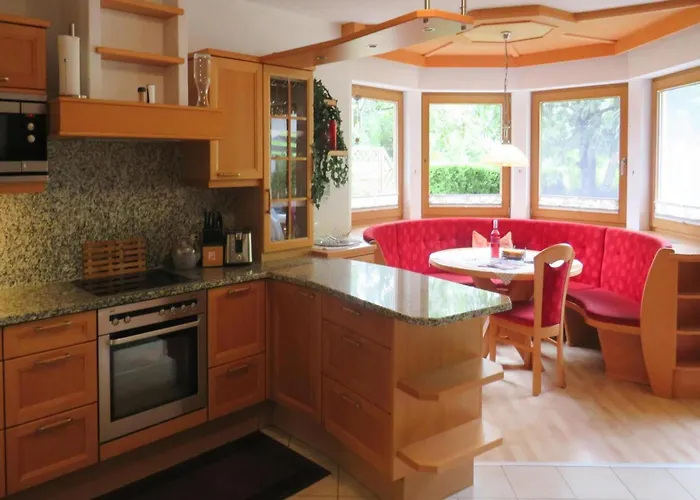 Emberger, Prázdninový dům